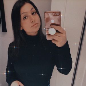 Meet your Posher, Alexandra